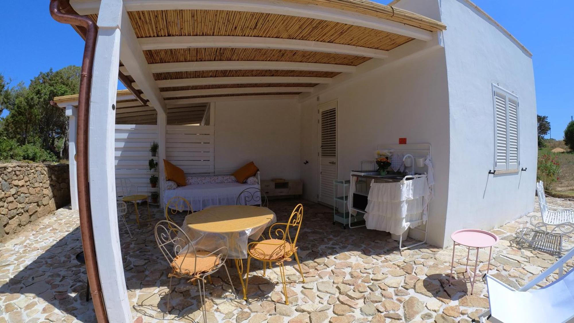 Monti Russu Natural Guest House Aglientu Exterior foto