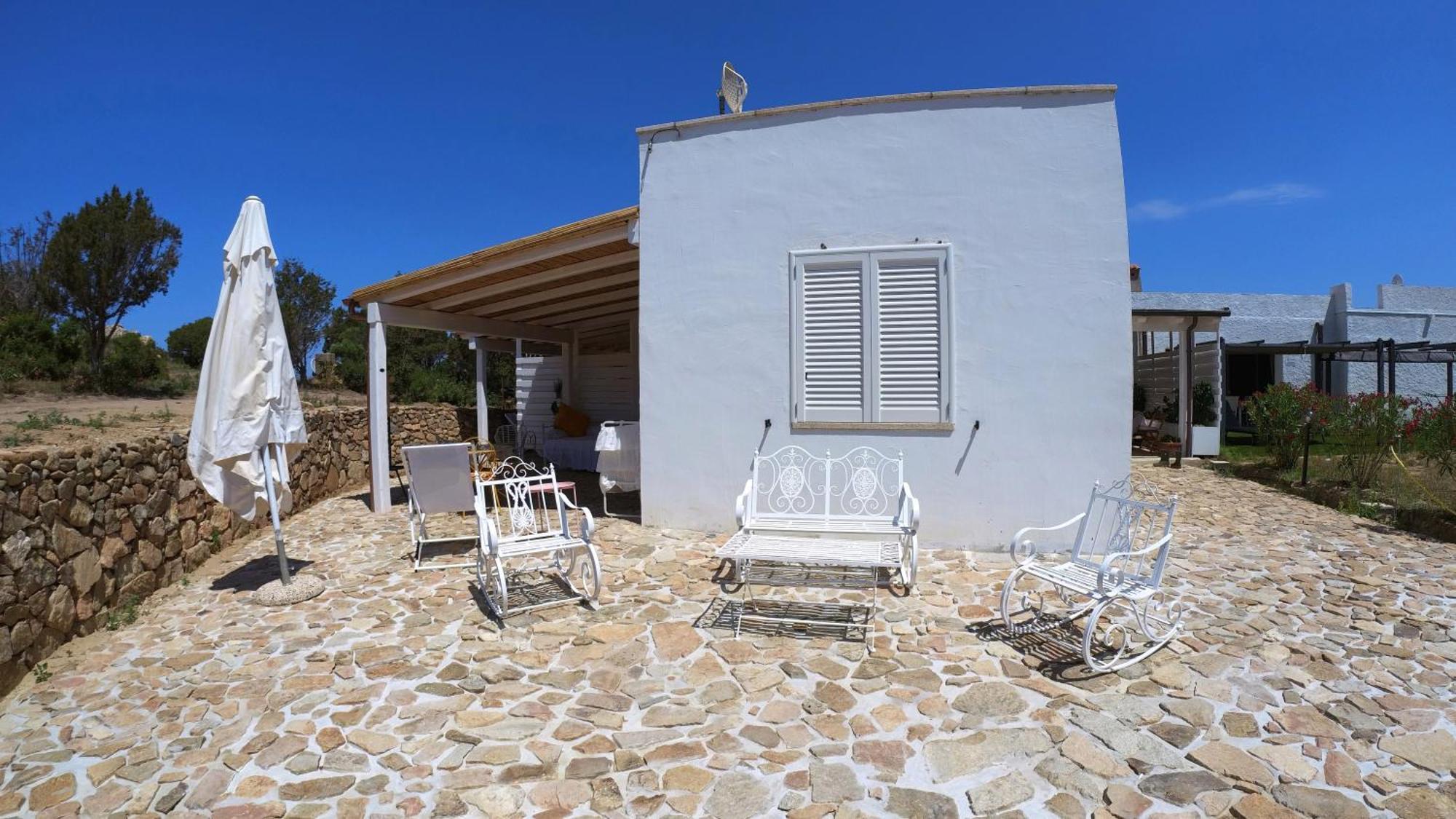 Monti Russu Natural Guest House Aglientu Exterior foto